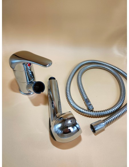 MISCELATORE MONOCOMANDO CON DOCCIA ESTRAIBILE