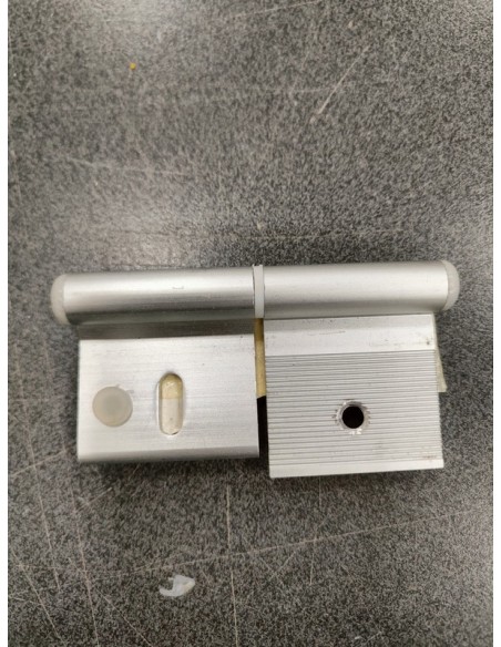 CRENIERA IN ALLUMINIO PER PORTE E GAVONI MODELLO UNIVERSALE COLORE ARGENTO  O  BIANCA LACCATA