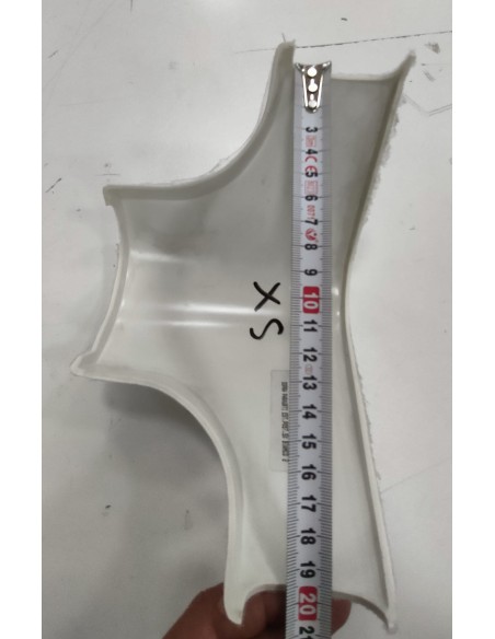 SOPRA PARAURTI POSTERIORE SX COLORE BIANCO IN PLASTICA PER ELNAGH, DORAL, KING