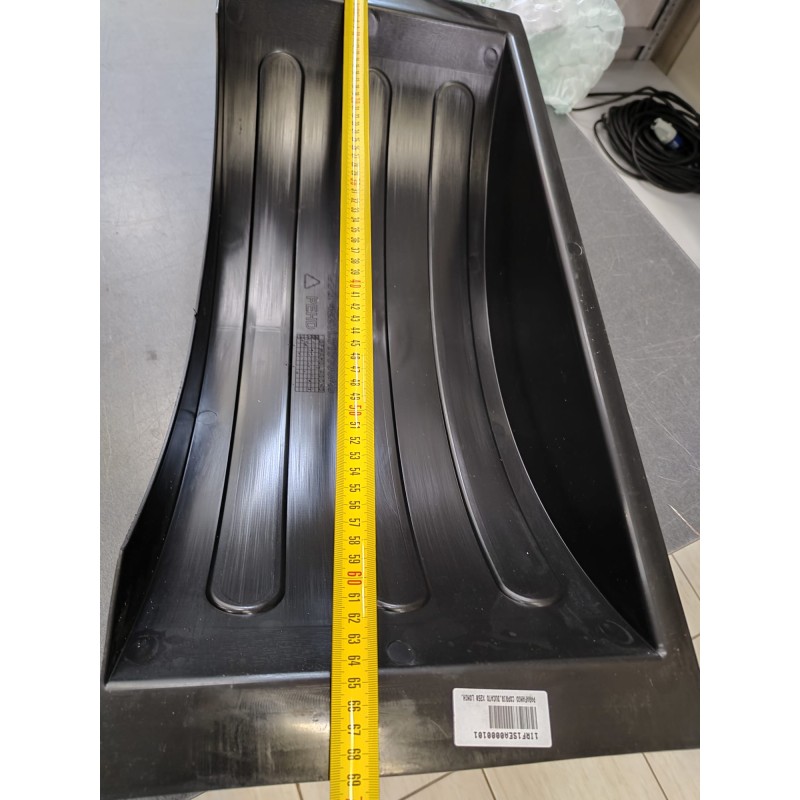 PARAFANGO IN PLASTICA DI COLORE NERO PER DUCATO...