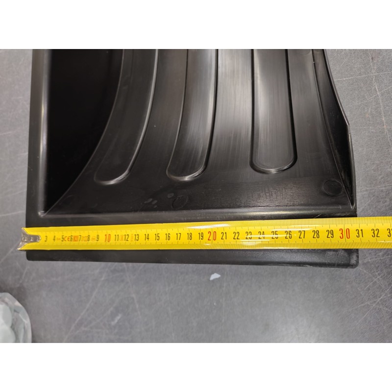 PARAFANGO IN PLASTICA DI COLORE NERO PER DUCATO...