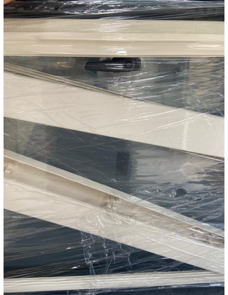 FINESTRA SEITZ 750X600 MM, COMPLETA DI OSCURANTE E ZANZARIERA CON CORNICE NERA