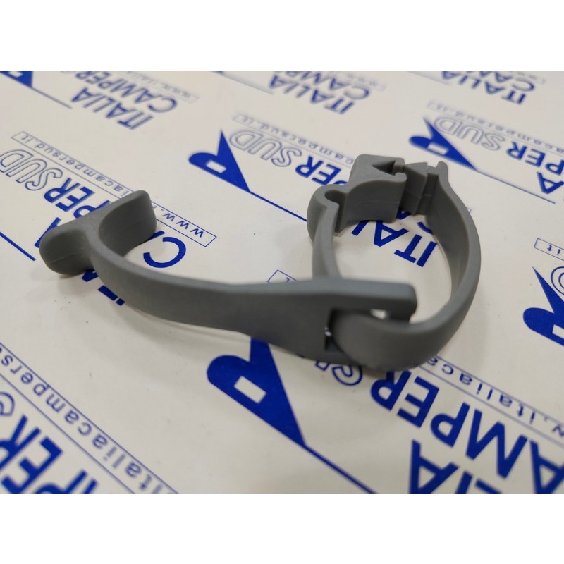 AGGANCIO SCALA ESTERNO PER PROFILO OVALE .