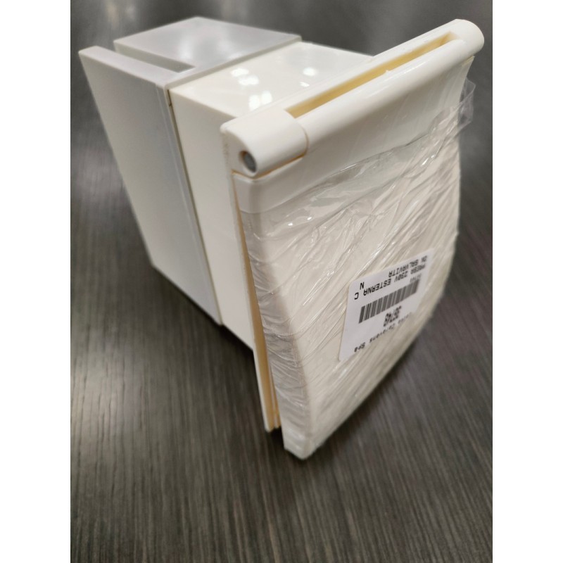 PRESA ESTERNA 230V CON SALVAVITA DX X257