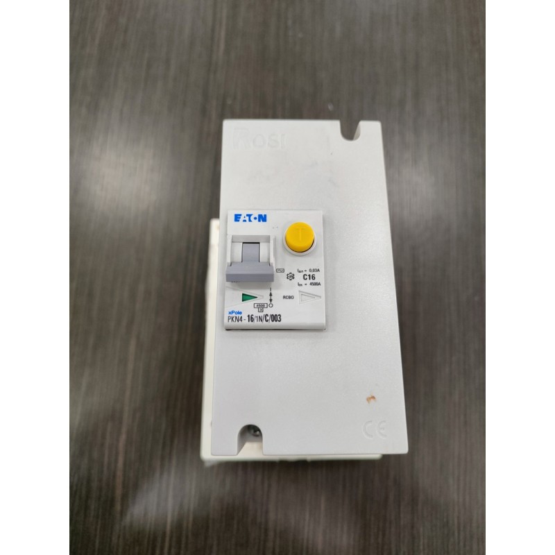 PRESA ESTERNA 230V CON SALVAVITA DX X257