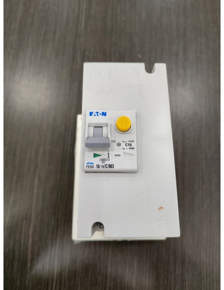 PRESA ESTERNA 230V CON SALVAVITA DX X257