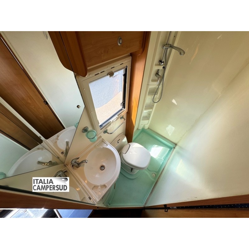 CINQUESTELLE NAVIGATOR S 681 | LETTO BASCULANTE |