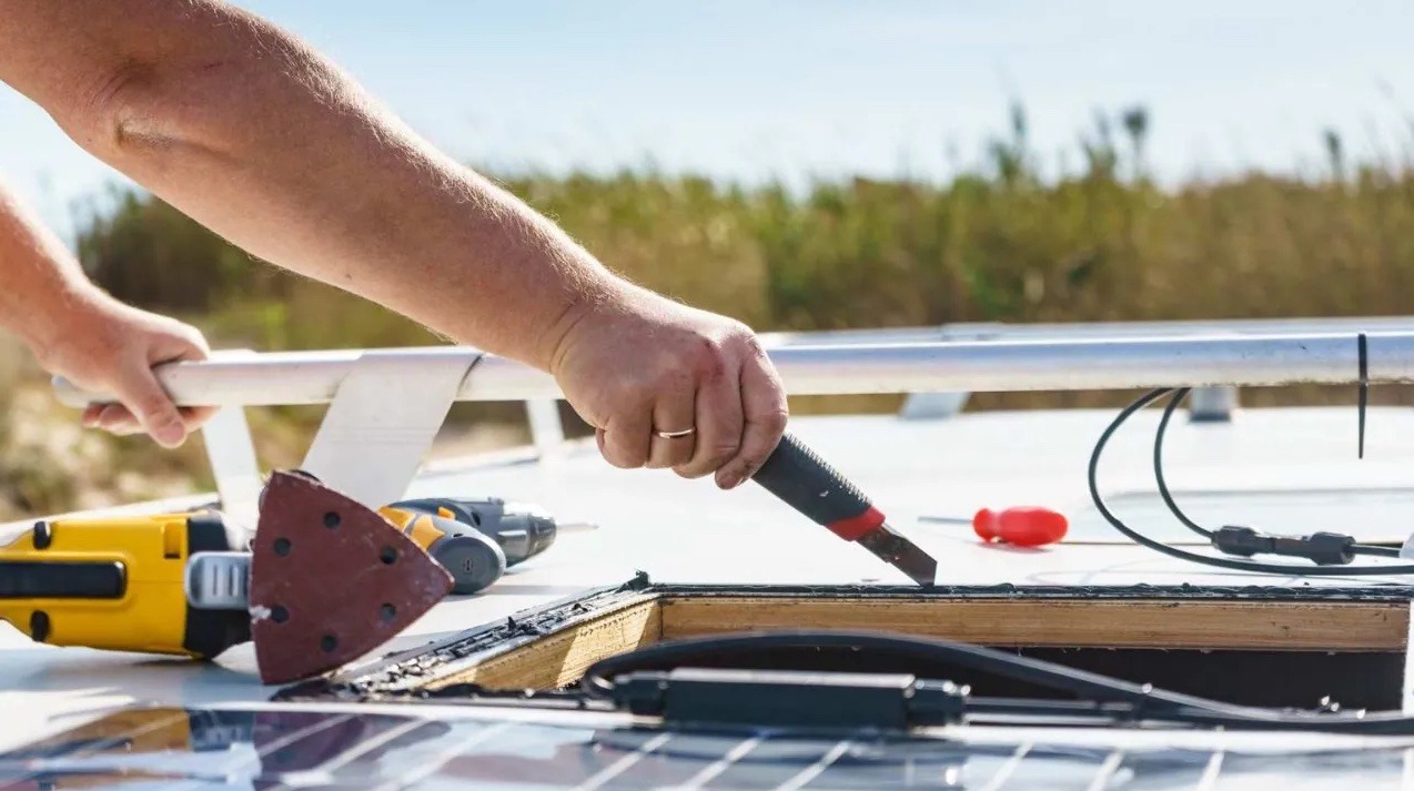 Come evitare infiltrazioni nel camper: i segnali da non ignorare e gli accessori che aiutano